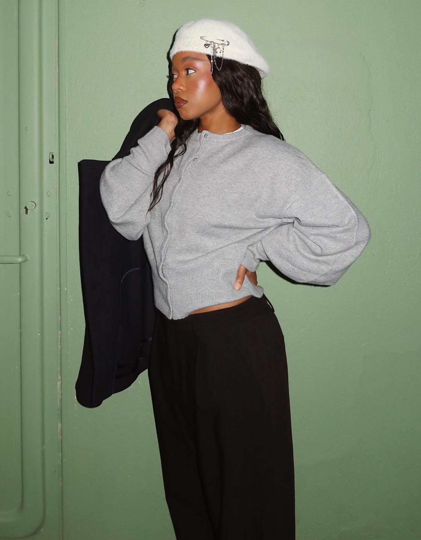 Bershka beret z efektem futerka kremowy