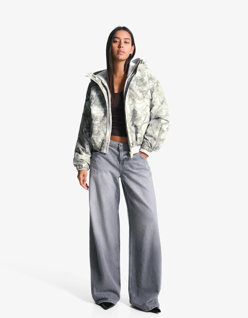 Hooded puffer jacket with print-Grey