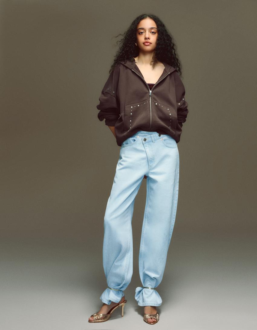 Scarpe con tacco e apertura-Oro