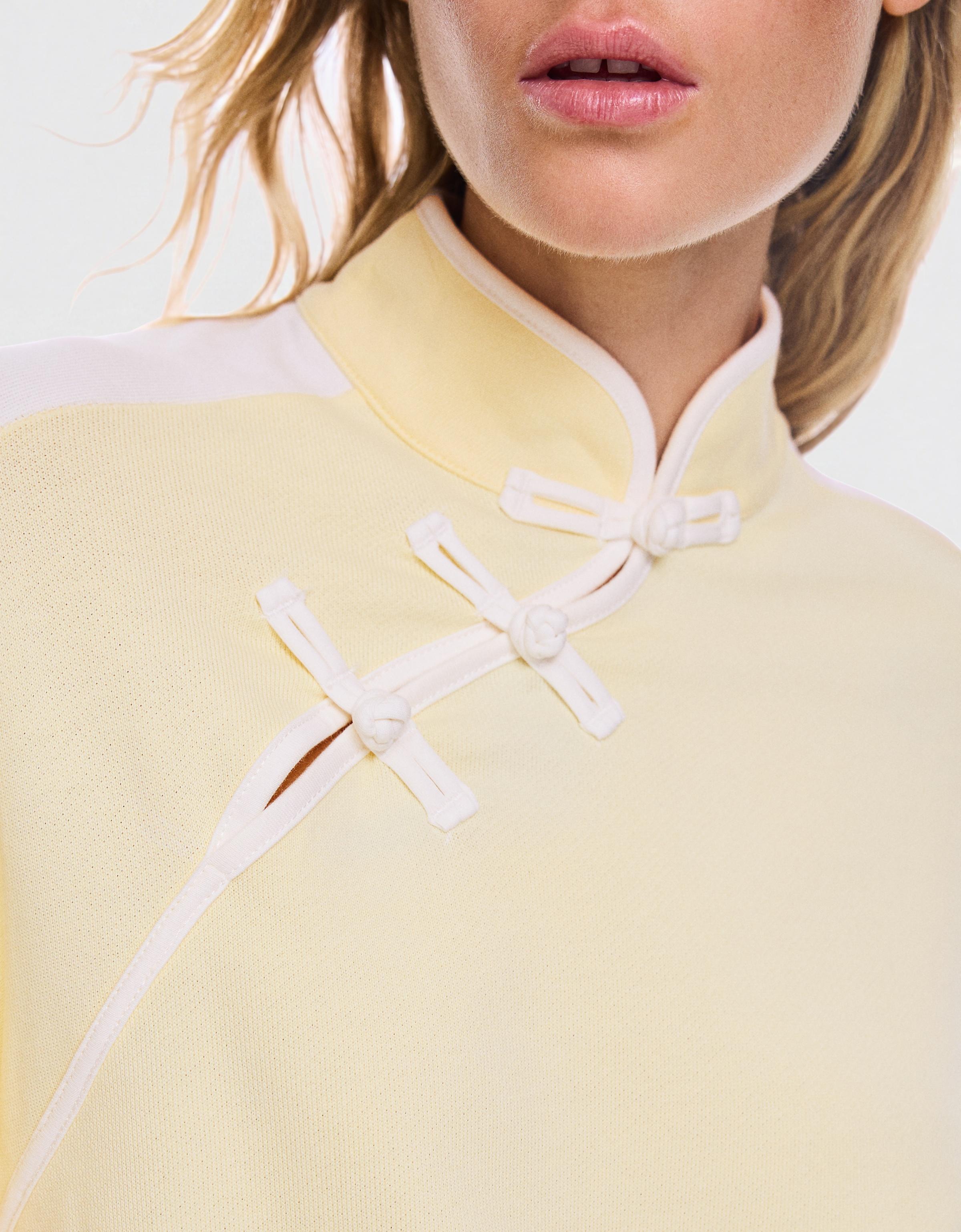 Long sleeve stand collar sweatshirt with clasps — Yellow