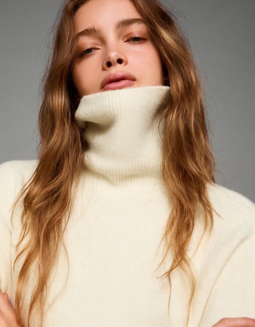 Camisola gola alta oversize-Cru