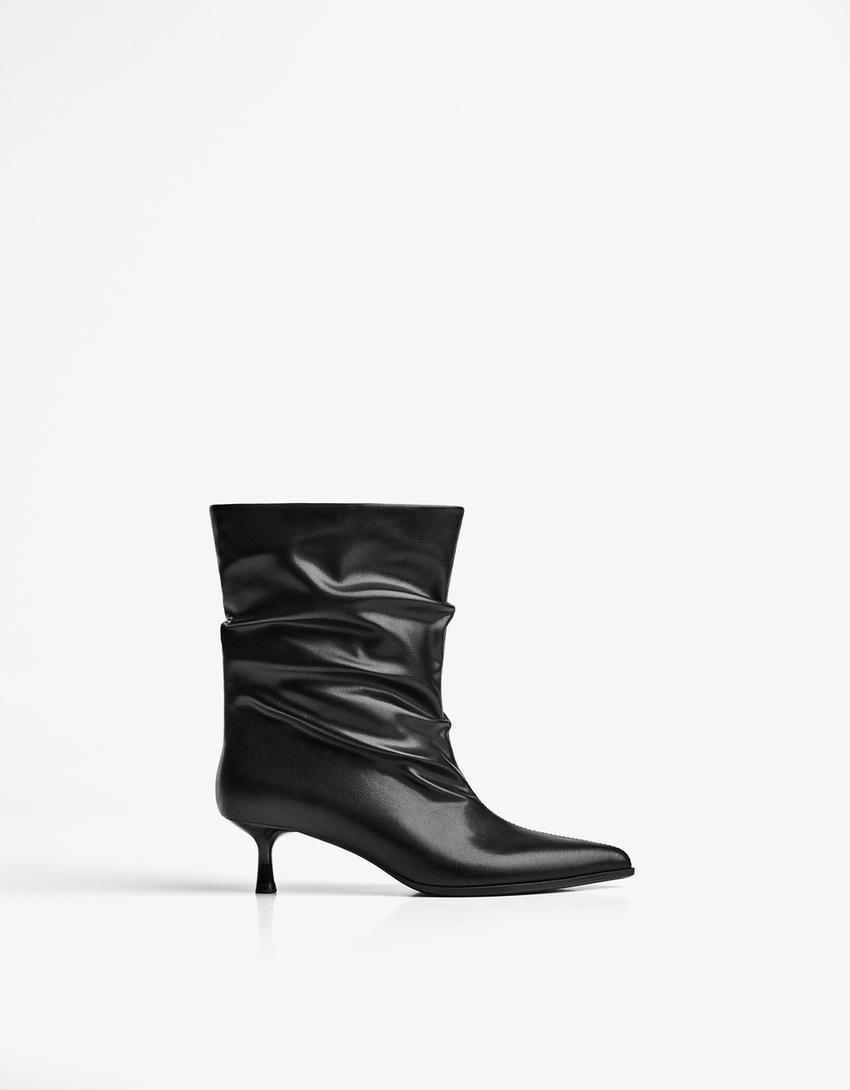 Slouchy kitten heel ankle boots-BLACK
