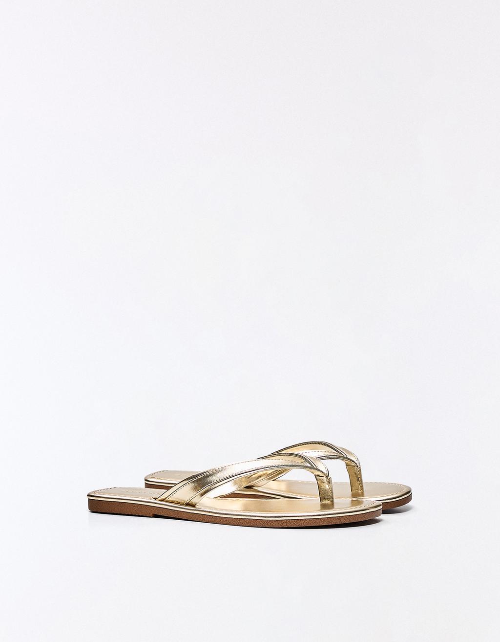 Flat thong sandals