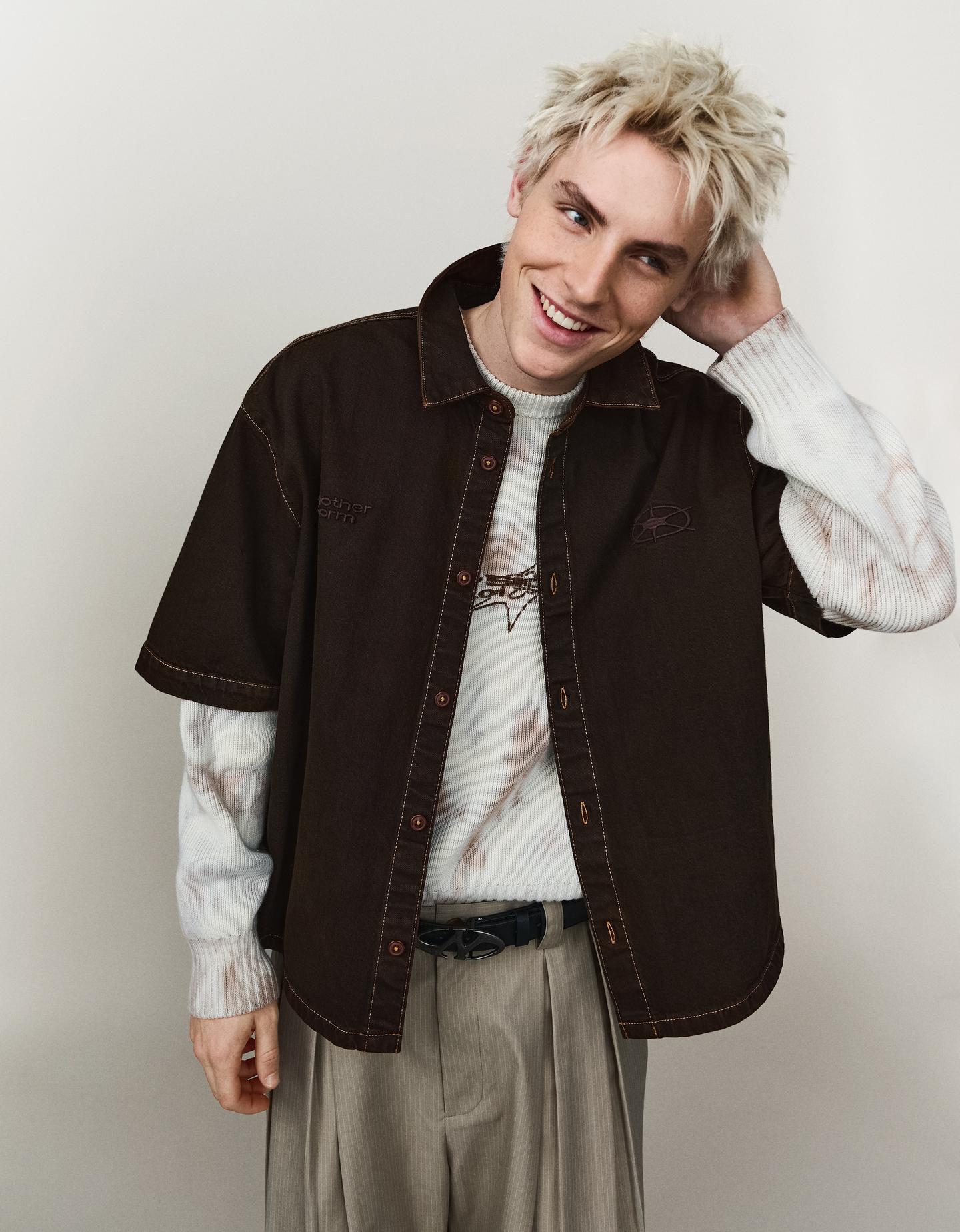 Bershka Camisa Boxy Fit Bordada Hombre Marrón