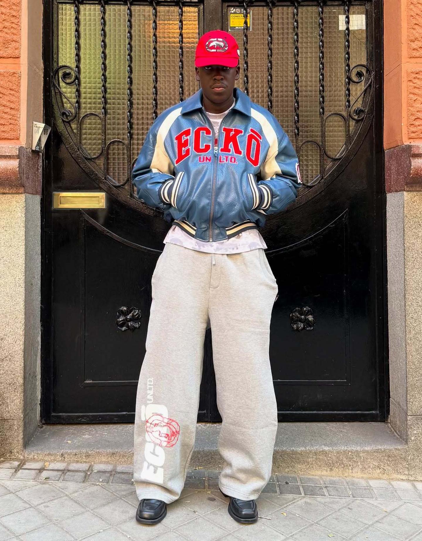 Bershka czapka ecko unltd z naszywkami czerwony