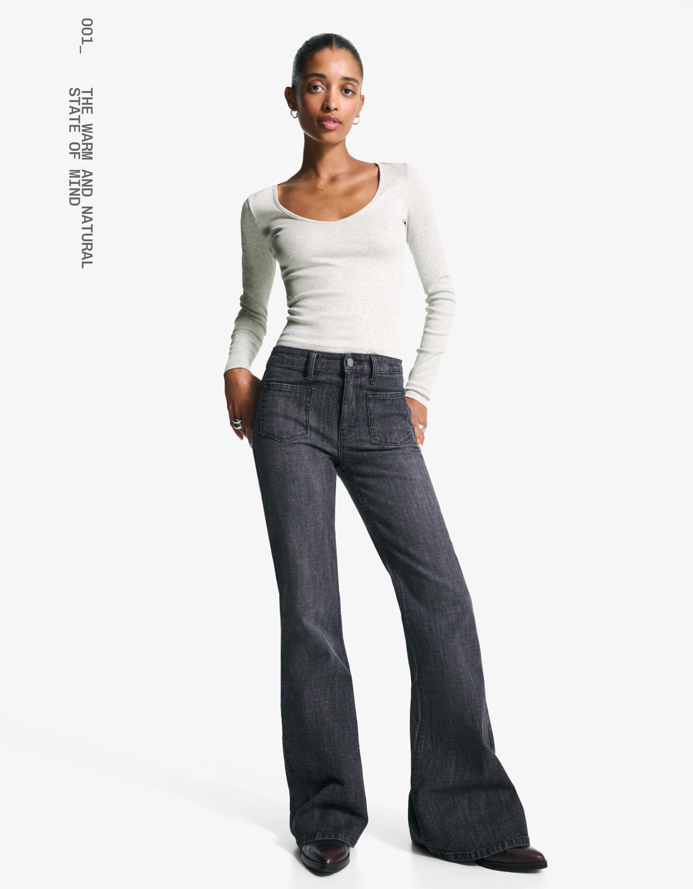 Long sleeve V-neck T-shirt