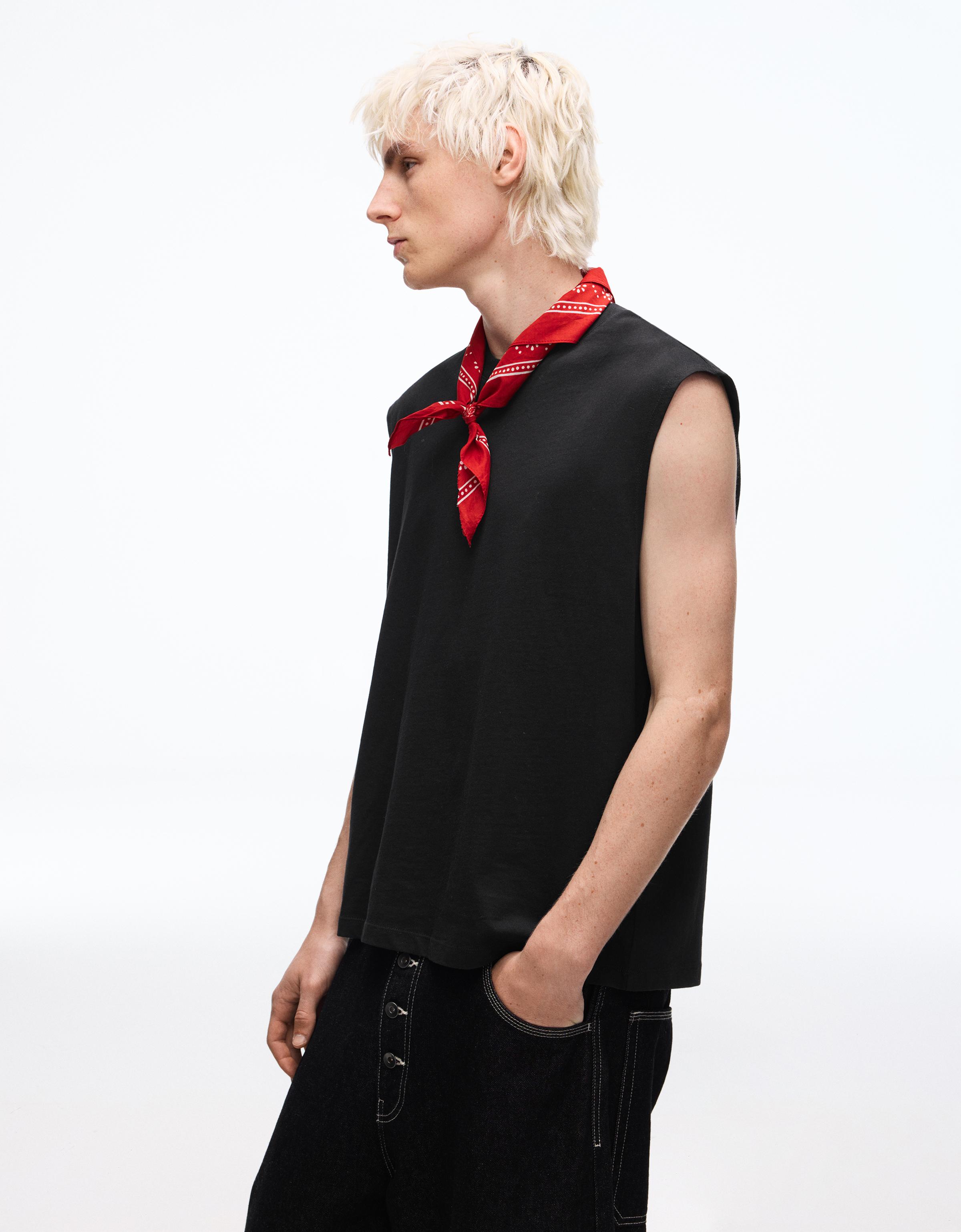 Sleeveless T-shirt — Black