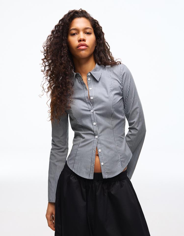 İspanyol kollu dar kesim gömlek