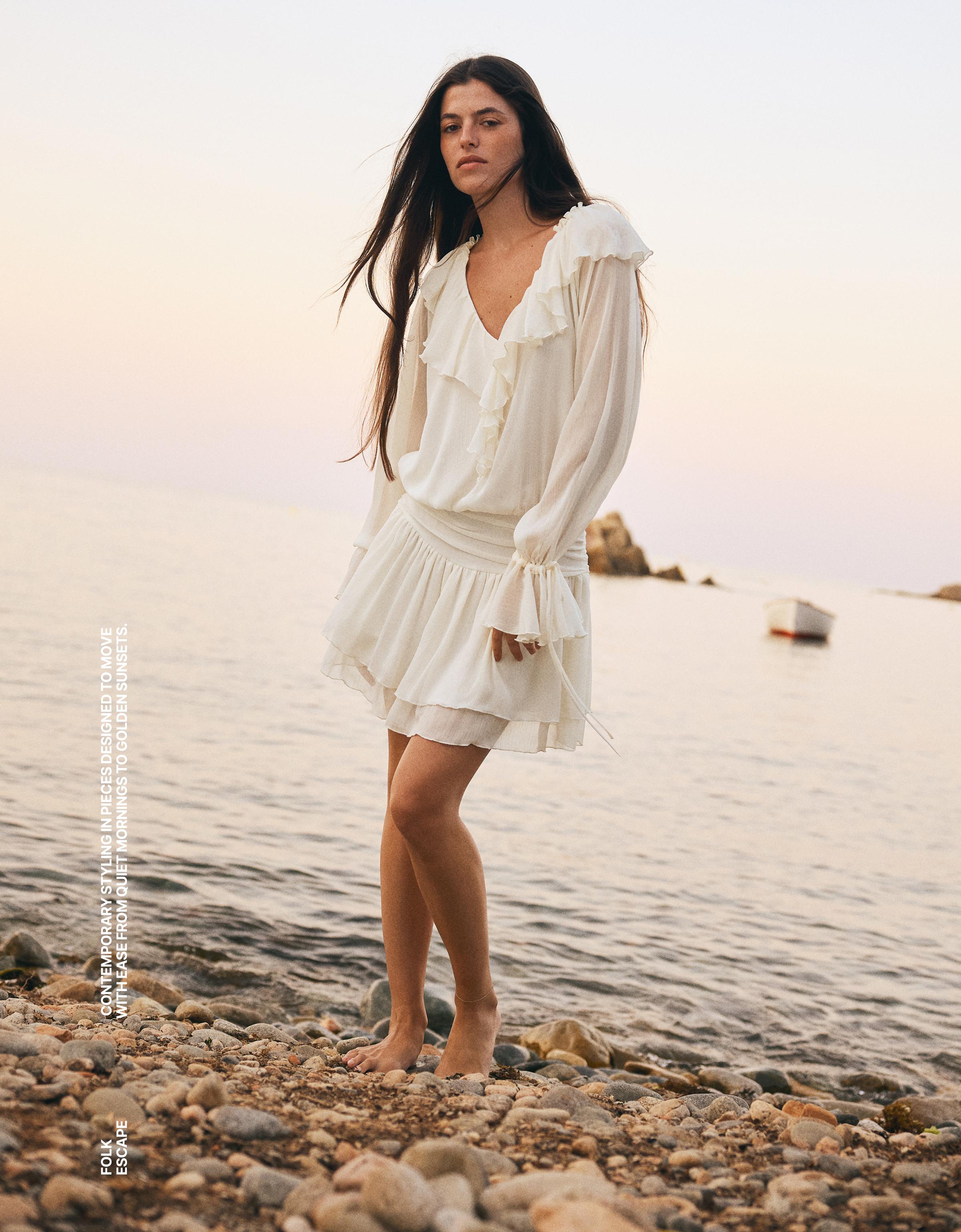 Mini dress with ruffles — White