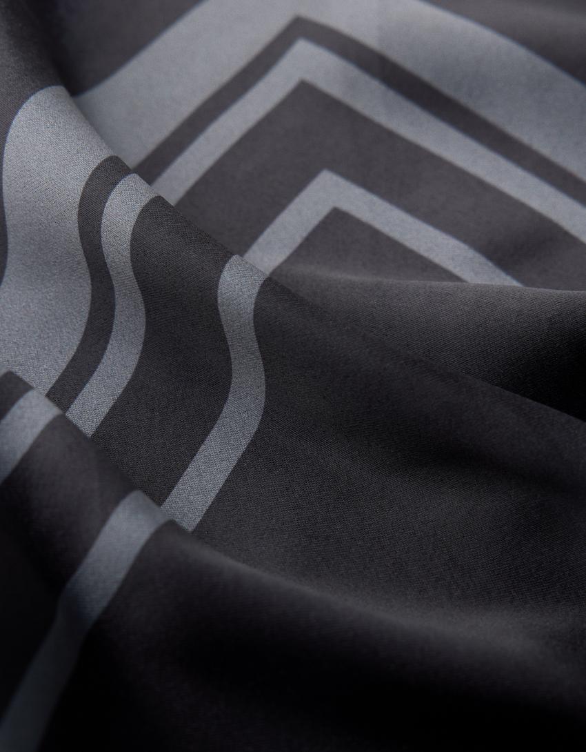Satiny scarf-Black