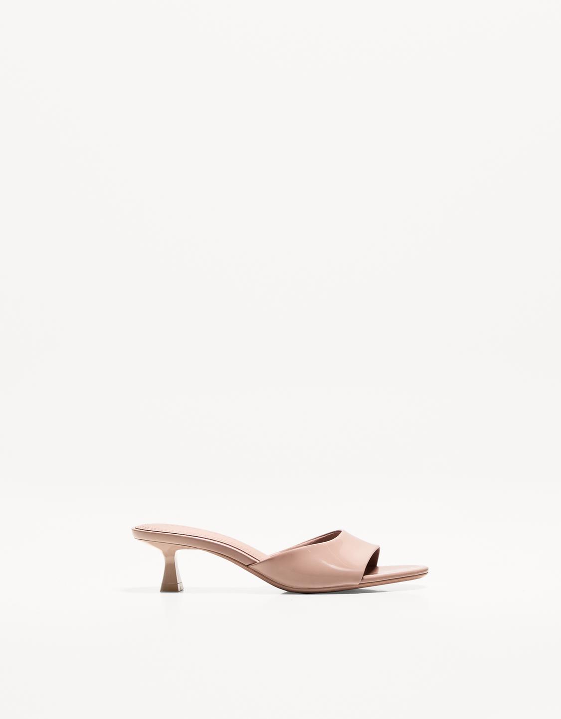 Sandalia tacón kitten mule
