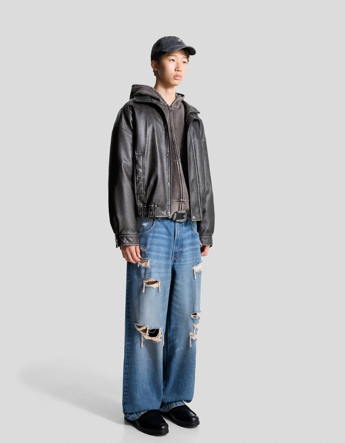 Ripped super baggy jeans