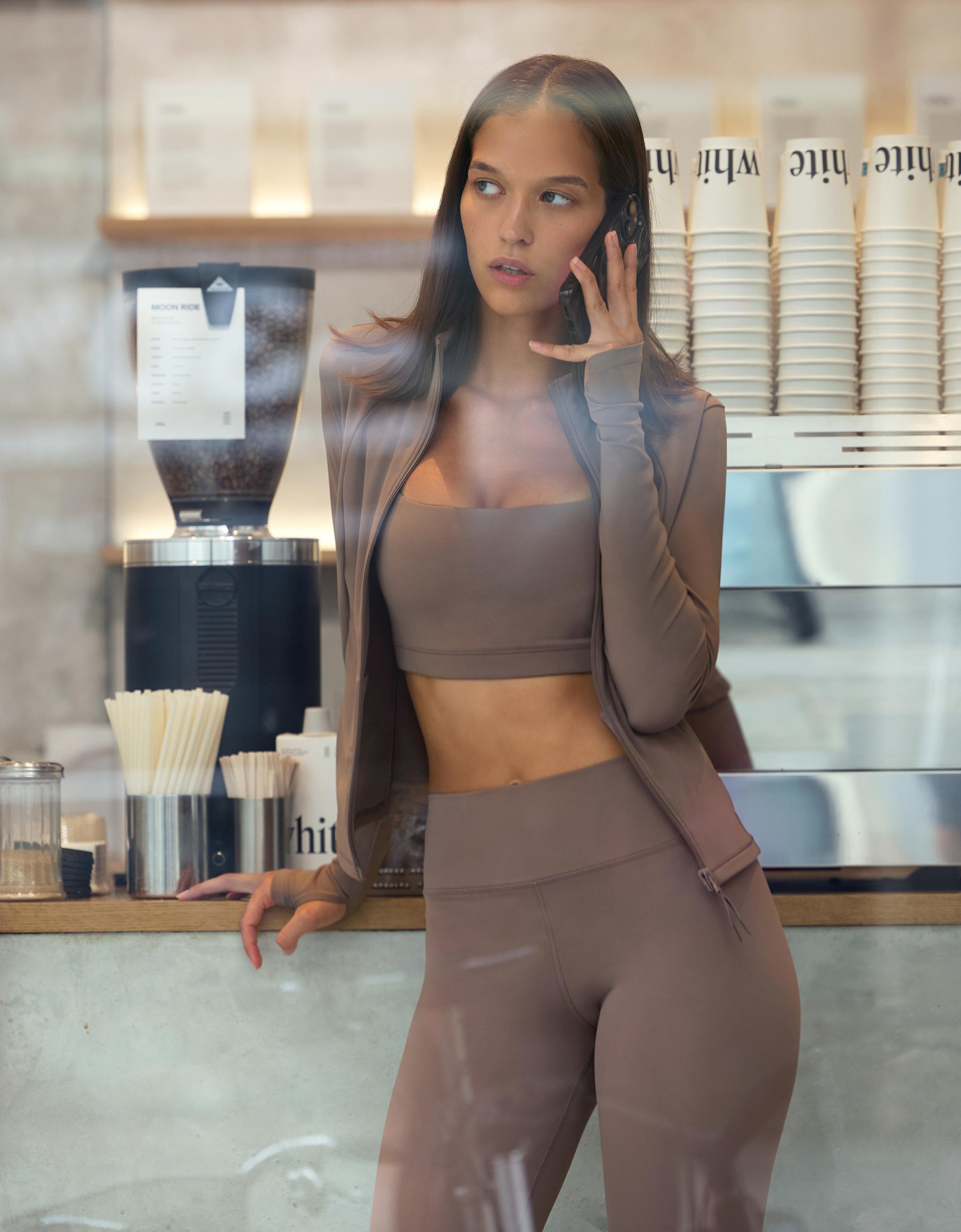 Bershka Jacke Mit Reißverschluss, Schnelltrocknend Und Atmungsaktiv Damen Xs Camel