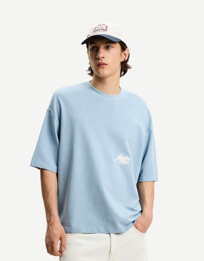 Textured short sleeve boxy fit T-shirt with embroidery-Light blue
