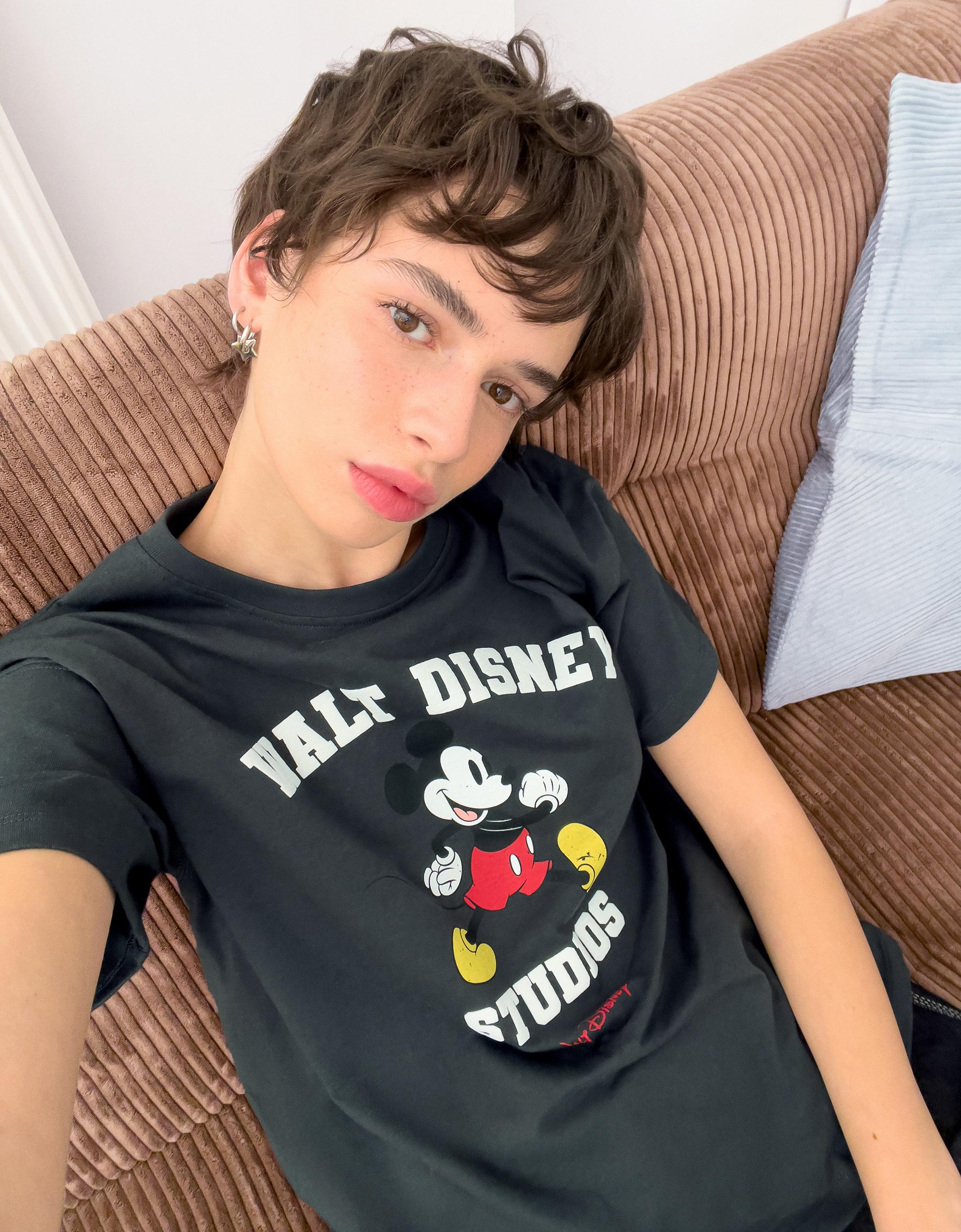 BERSHKA｜半袖 Mickey プリント ミニTシャツ Short sleeve Mickey Mouse T-shirt - T-shirts - BSK Teen
