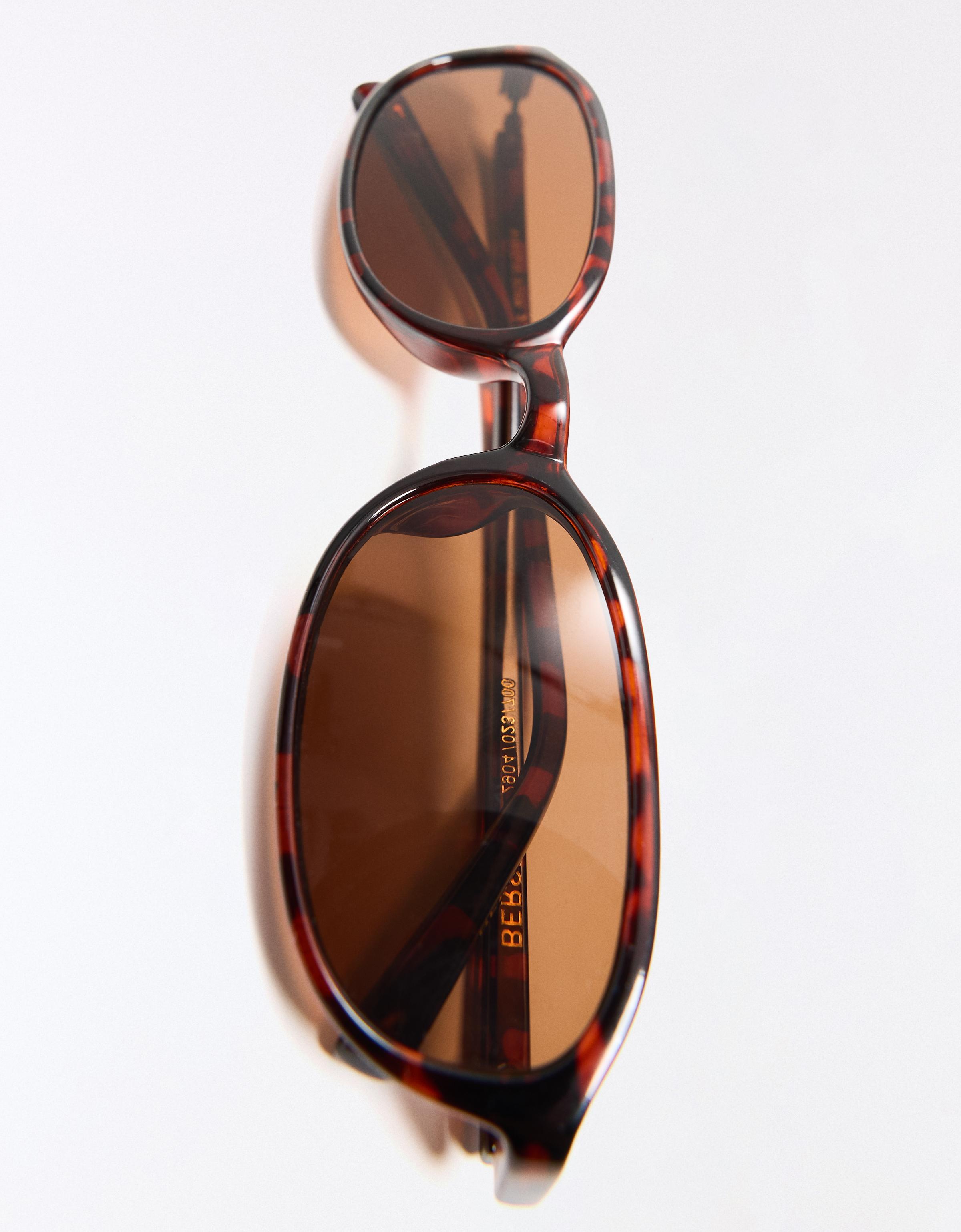 Oval sunglasses — Brown