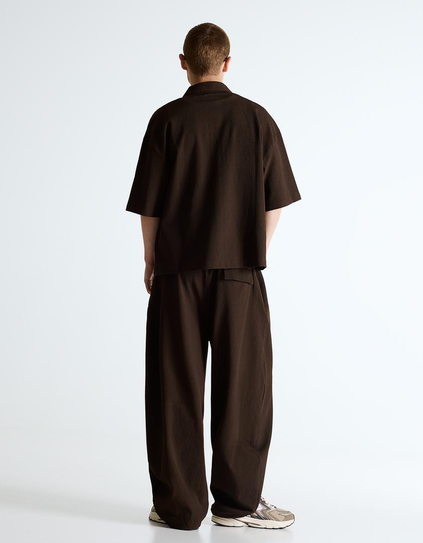 Pleated semi-jogger super baggy trousers-Brown