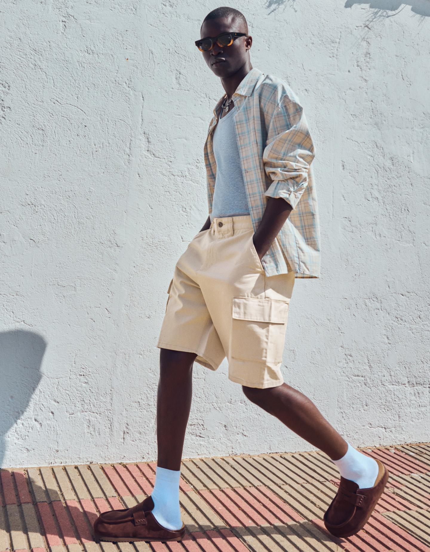 Bershka bermudy cargo wide piaskowy