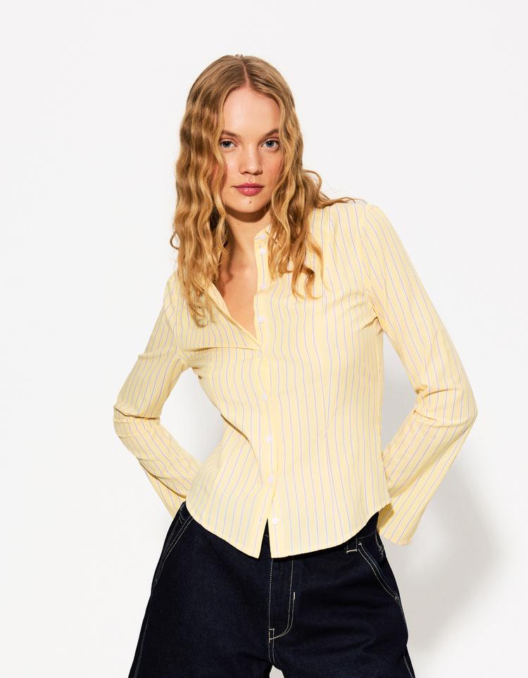 Fitted shirt with flared sleeves