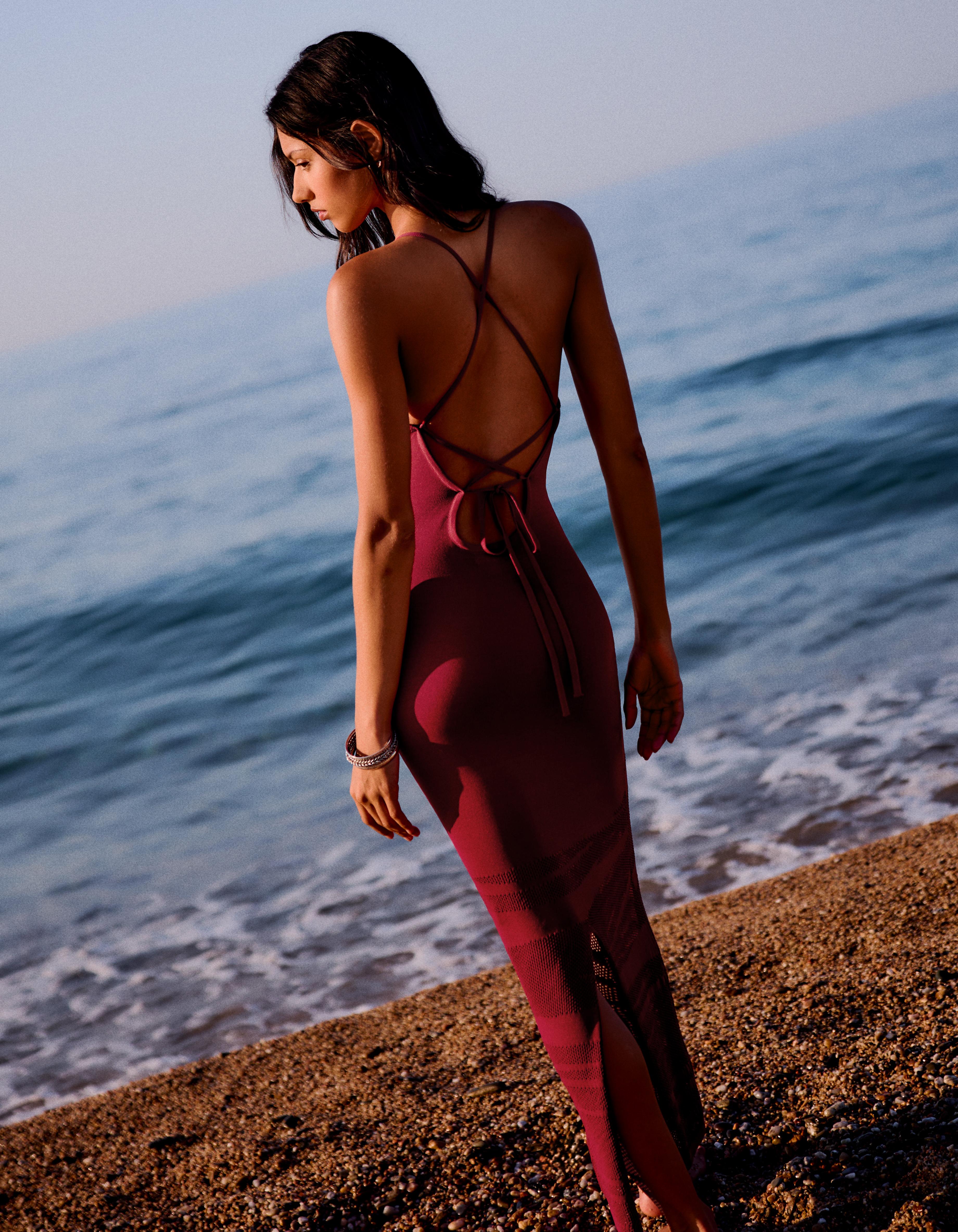 Open-back midi dress — Red