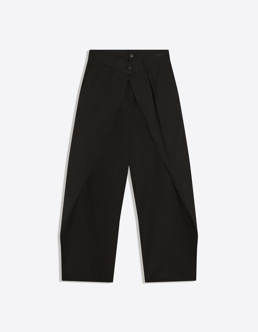 Calça super baggy cruzada-Preto
