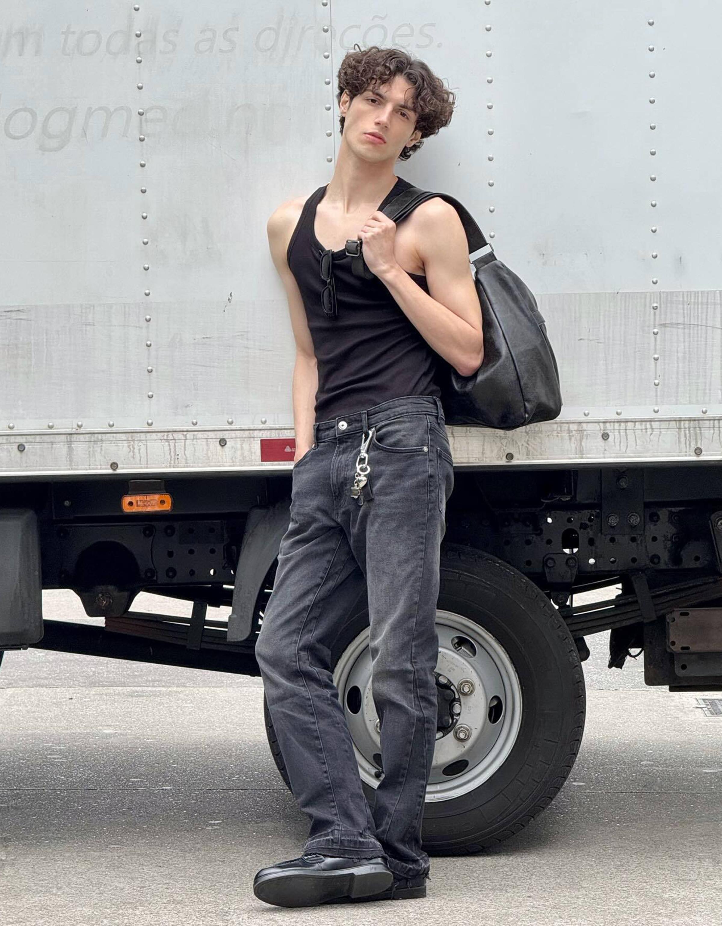 Straight-fit flared jeans — Black