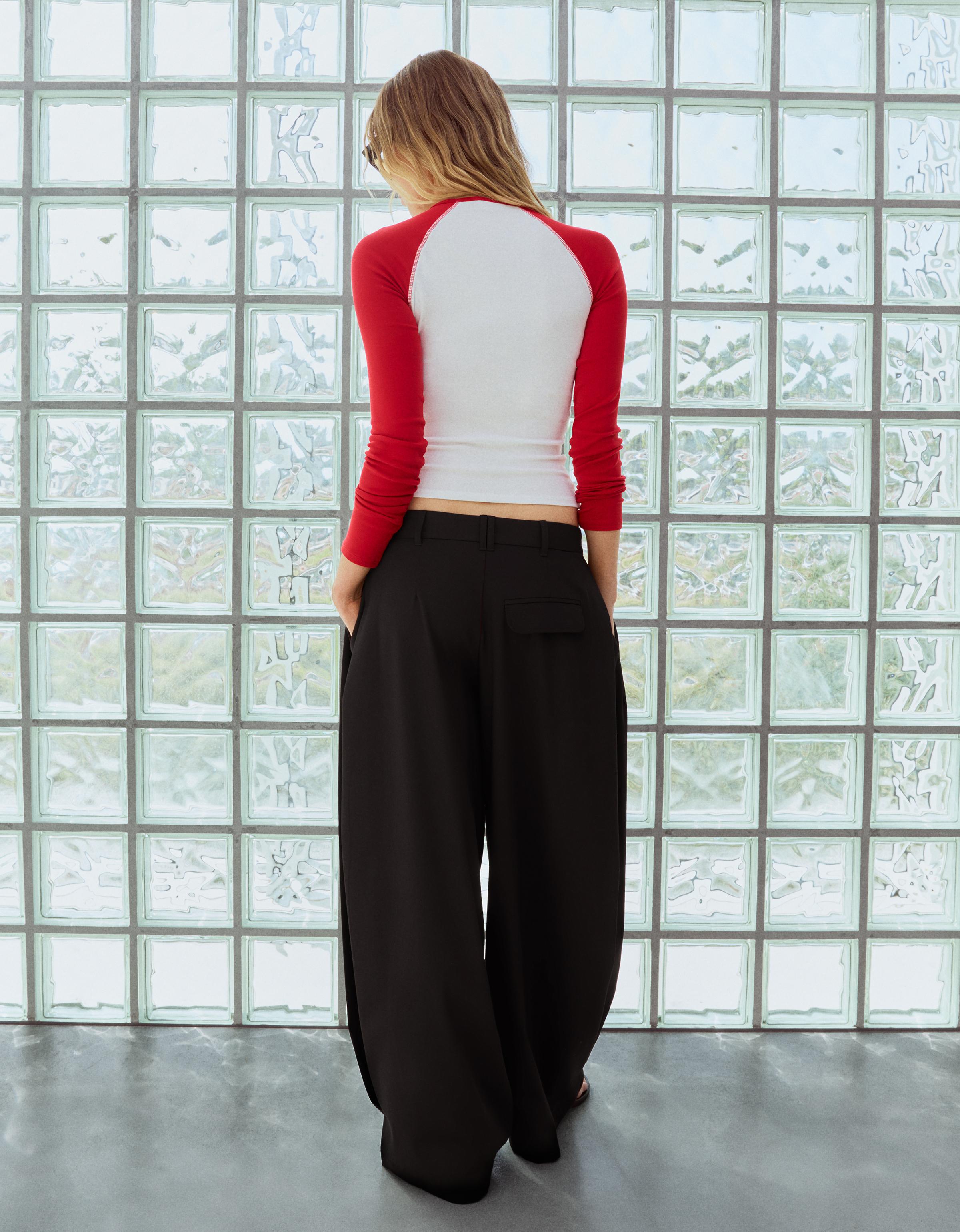 Side-pleat trousers — Black