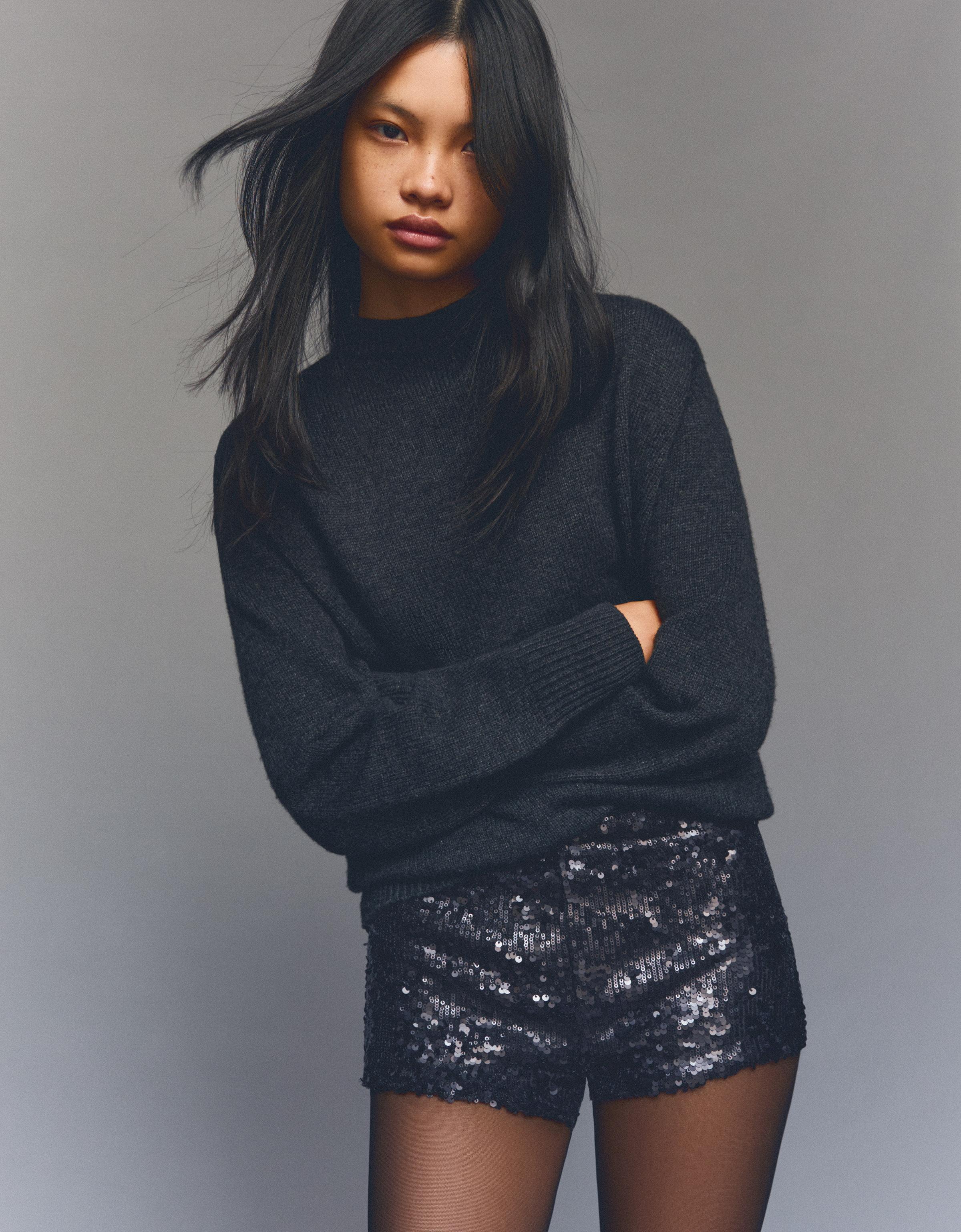 Bershka Kurze Mini-Paillettenshorts Damen S Schwarz