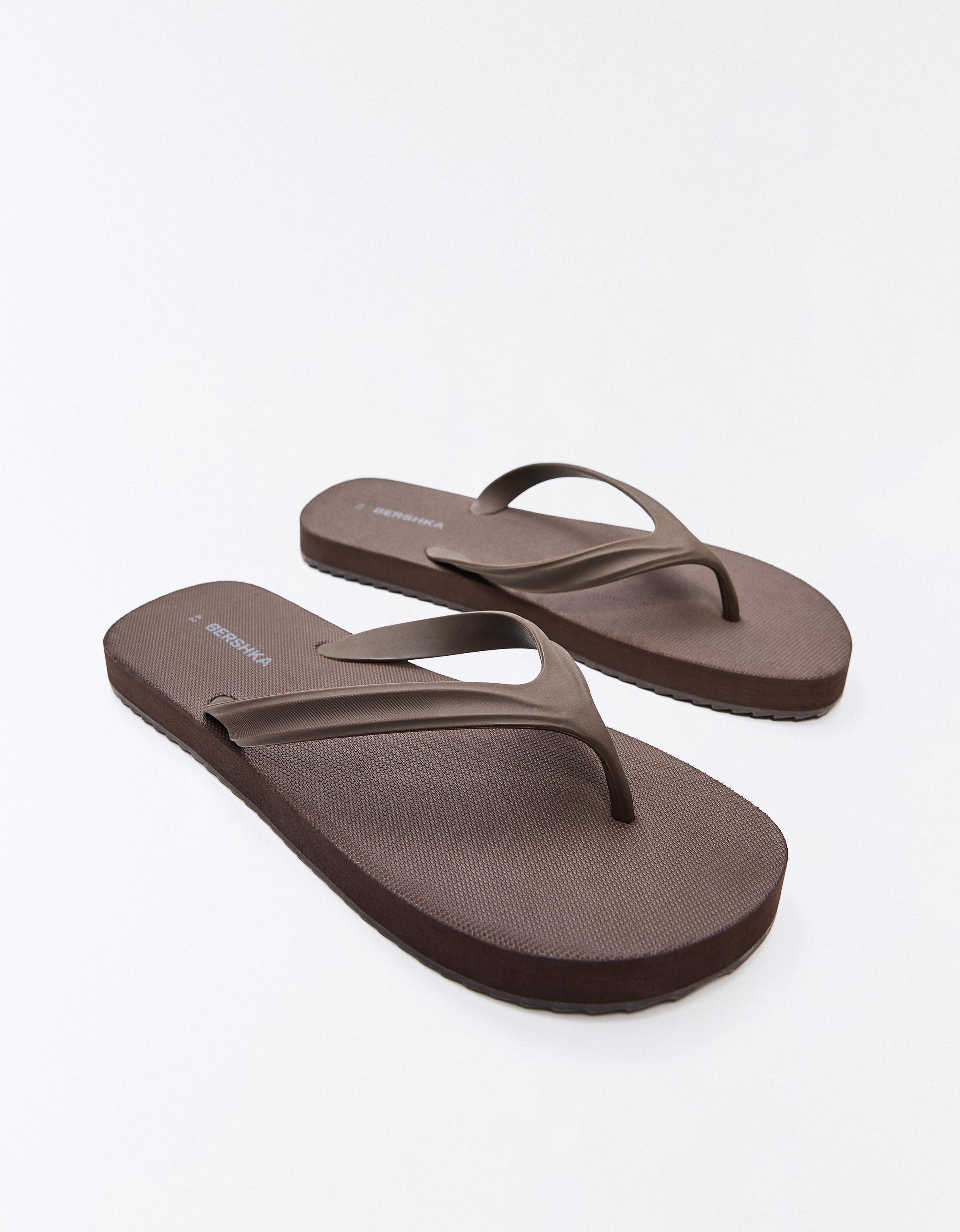 BASIC THONG SANDALS — Brown