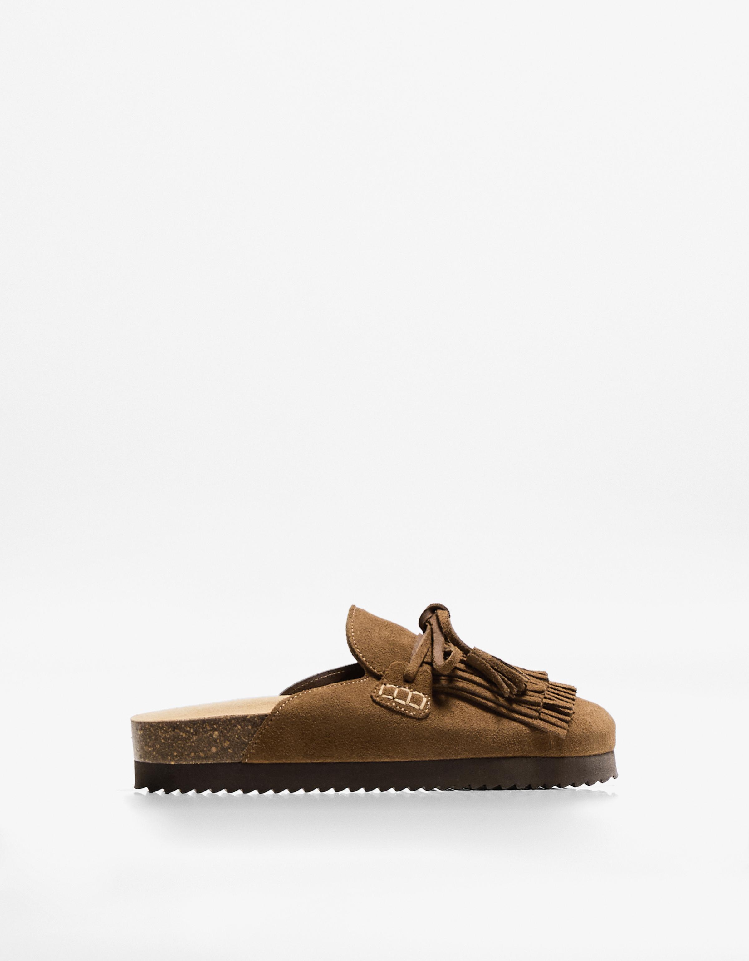 Bershka Flache Lederpantoffeln Mit Fransen Damen 40 Gelbbraun