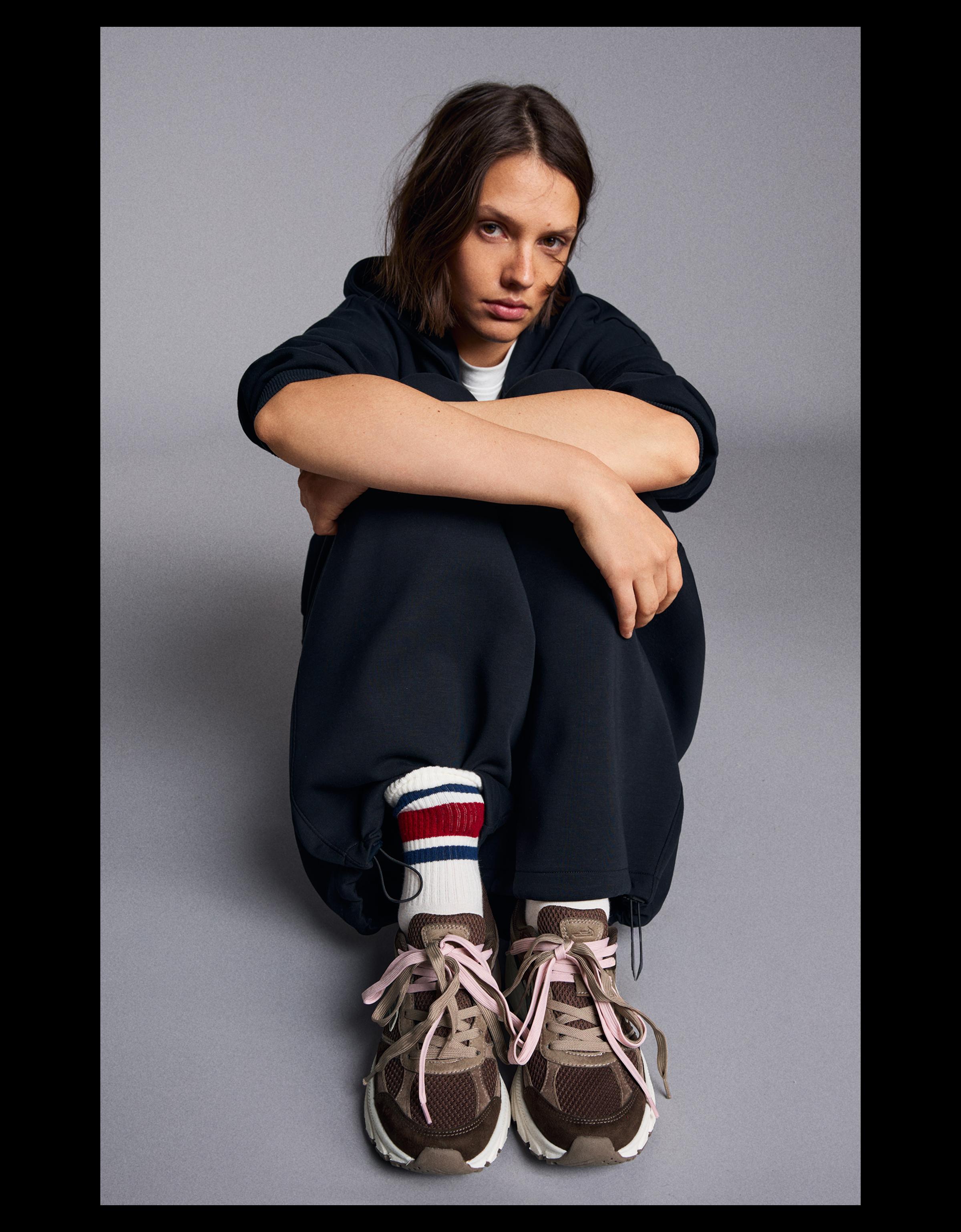 Multi-piece trainers — Brown