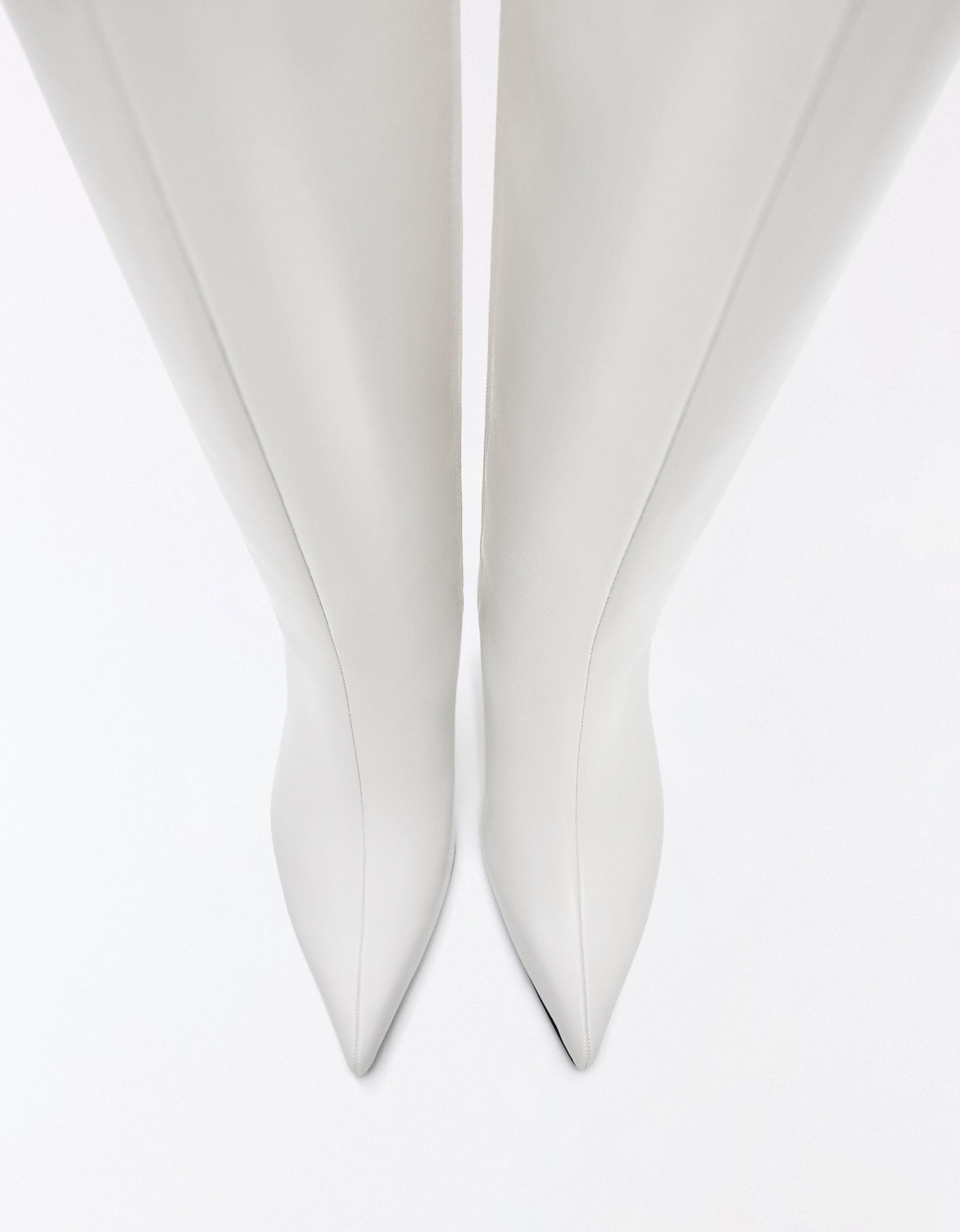 Kitten heel boots — WHITE