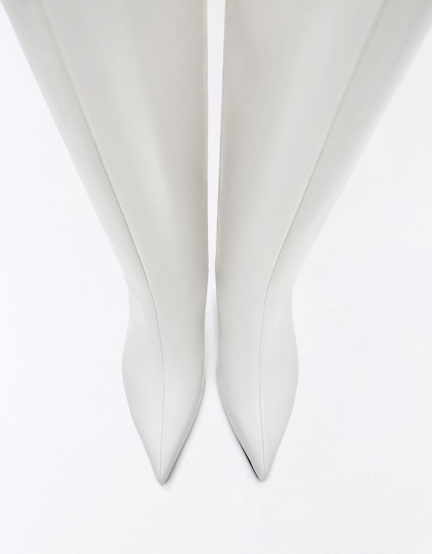 Kitten heel boots-WHITE