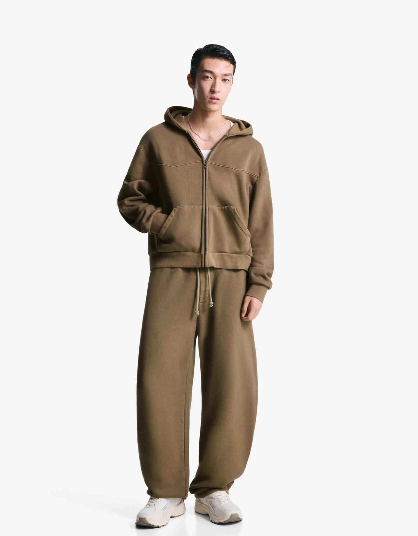 Bershka bluza boxy o krótszym kroju zapinana na suwak brązowy