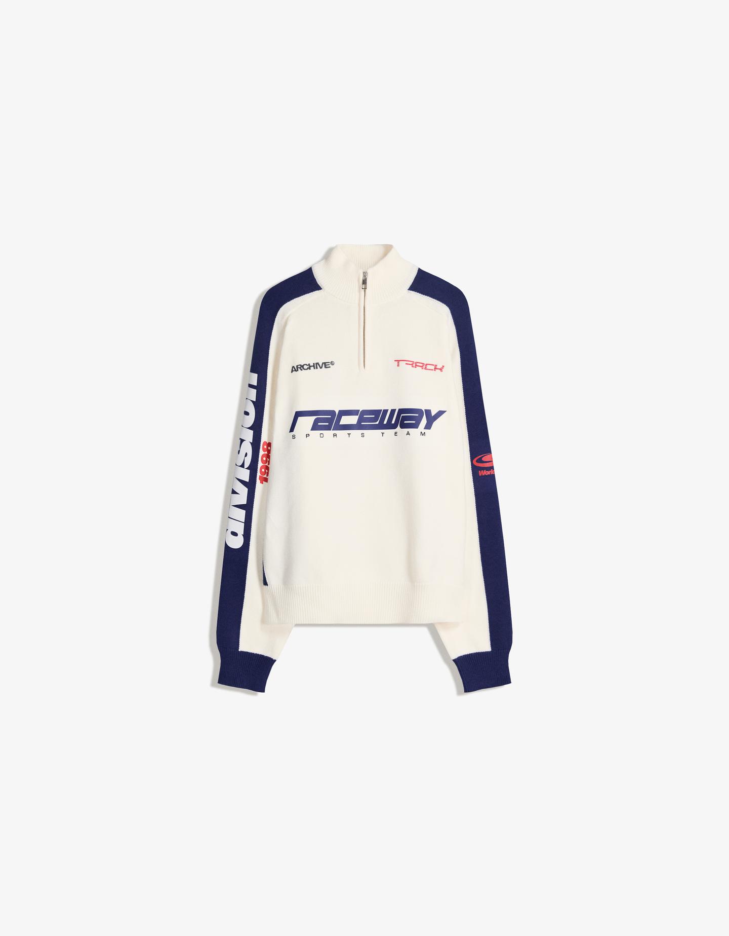 Bershka sweter z suwakiem i nadrukiem biały złamany