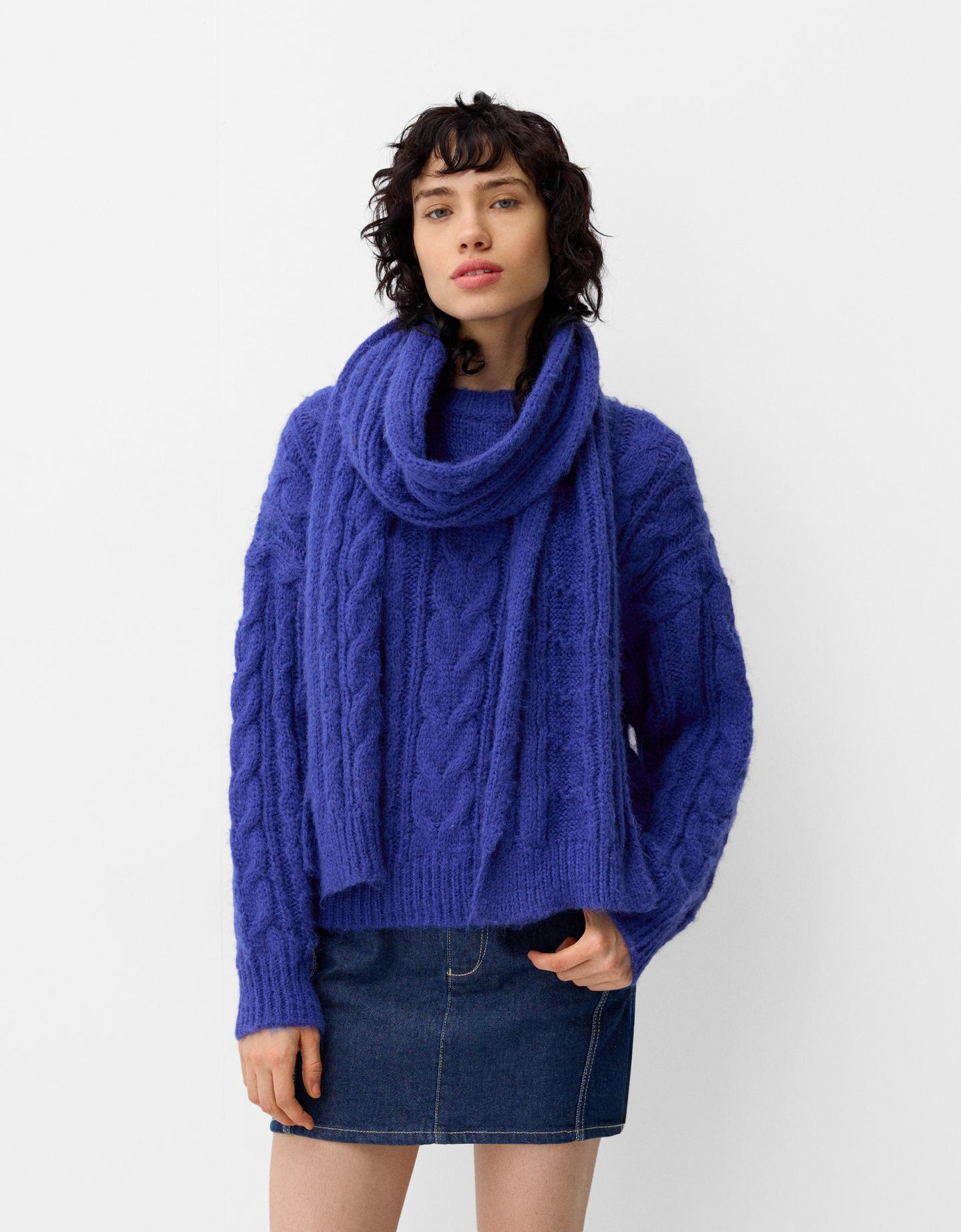 Bershka Pullover Mit Flechtmuster Und Schal Damen M Blau günstig online kaufen