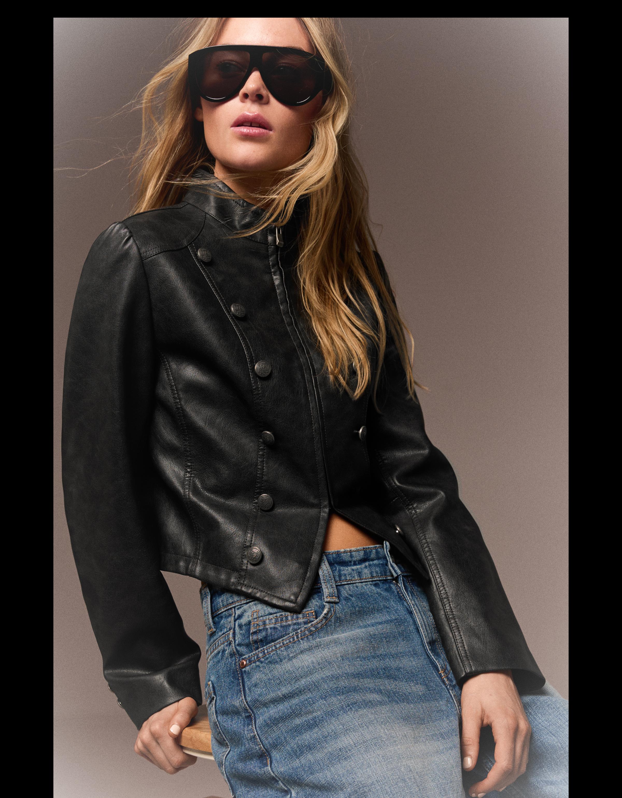 Bershka Düğmeli suni deri ceket