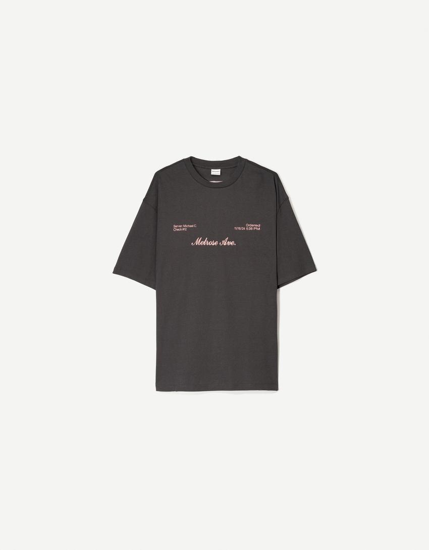 Short sleeve T-shirt with embroidery