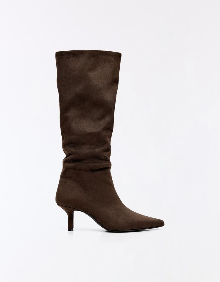 Kitten heel boots — Brown