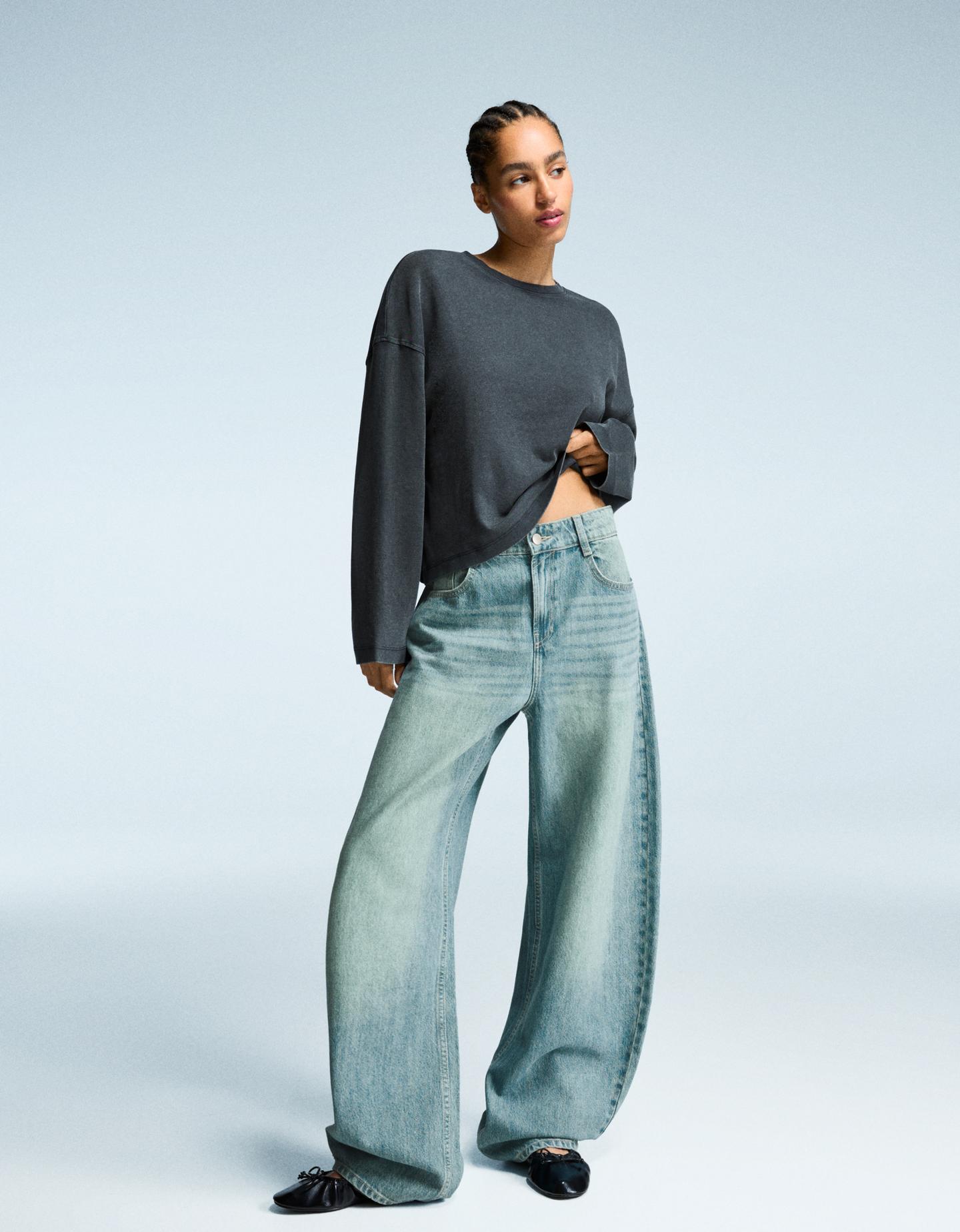 Bershka jeansy wide leg barrel wyblakły niebieski