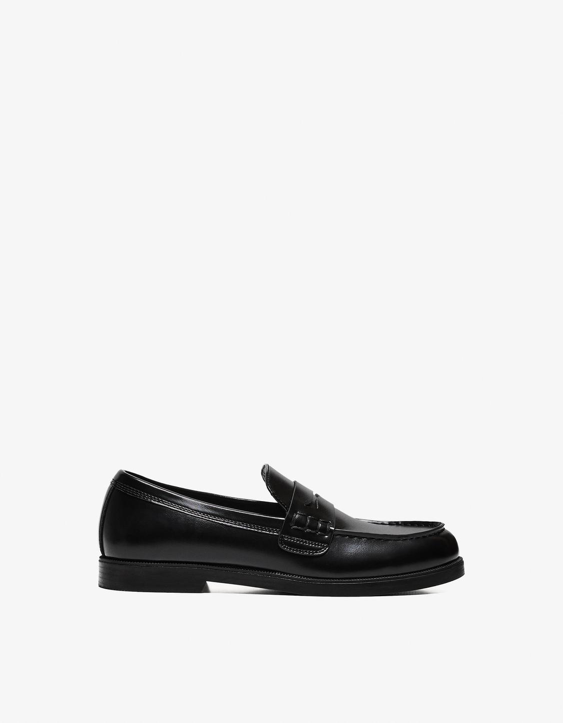 Loafers with thin sole