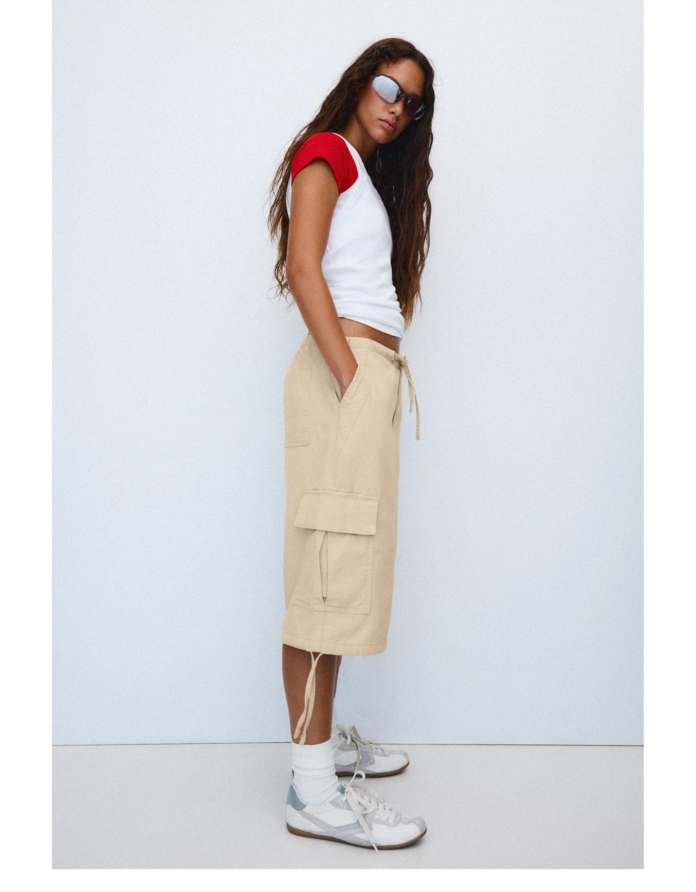 Wide-leg cargo Bermuda shorts — Sand