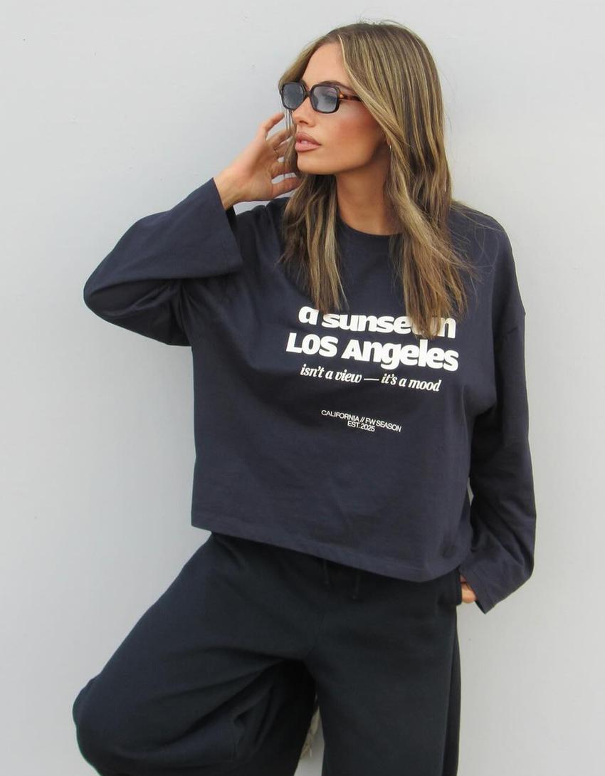 Kaus gambar boxy fit lengan panjang-Navy