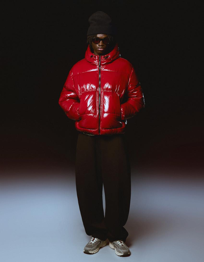 Cazadora puffy capucha-Vermello
