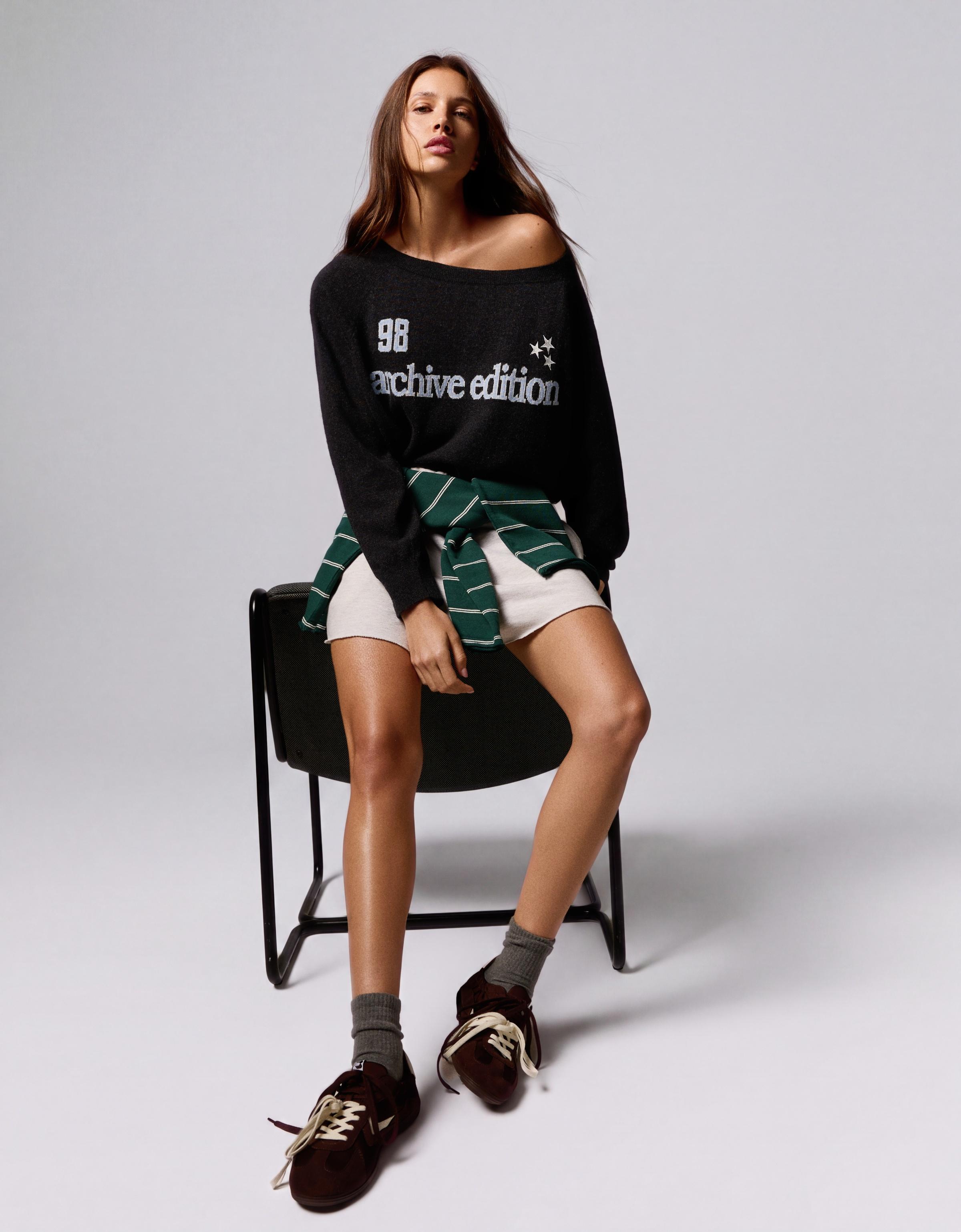 Graphic boat neck jumper — Dark grey