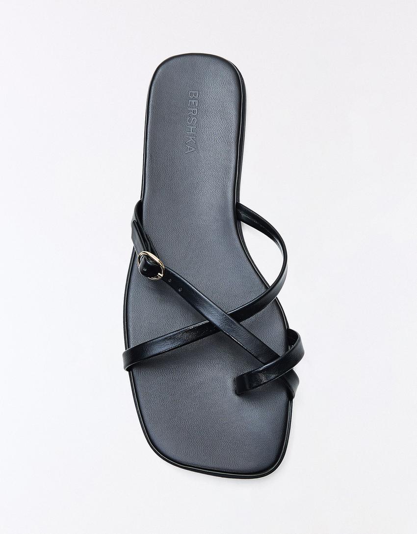 Flache Riemchensandalen-Schwarz