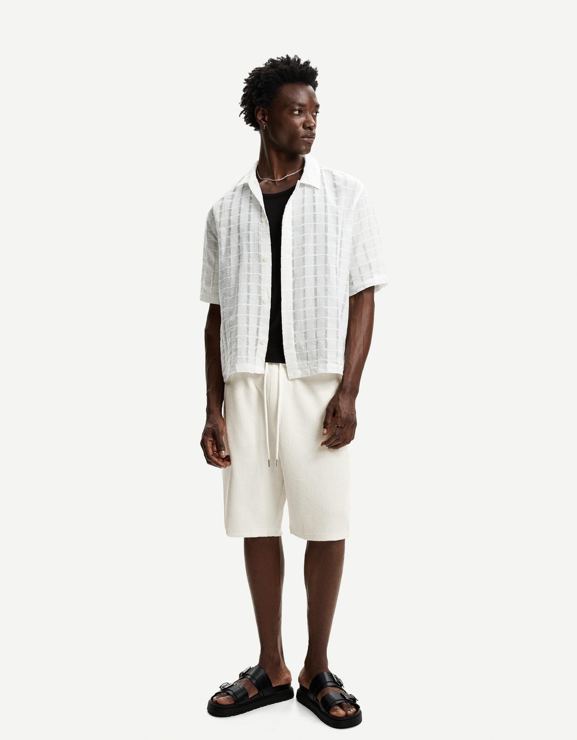 Textured Bermuda shorts