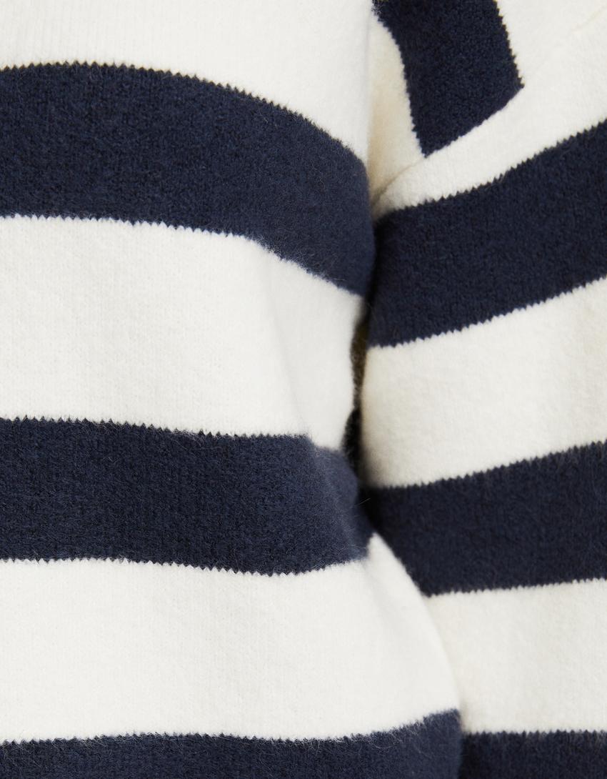 Striped high neck sweater-Blue-5