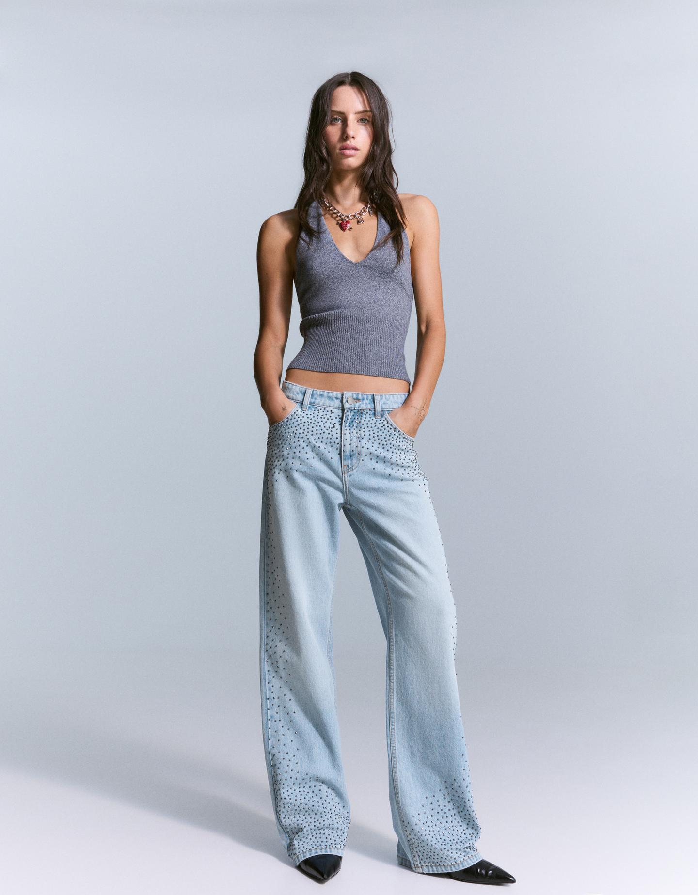 Bershka błyszczące jeansy o kroju wide leg straight wyblakły niebieski
