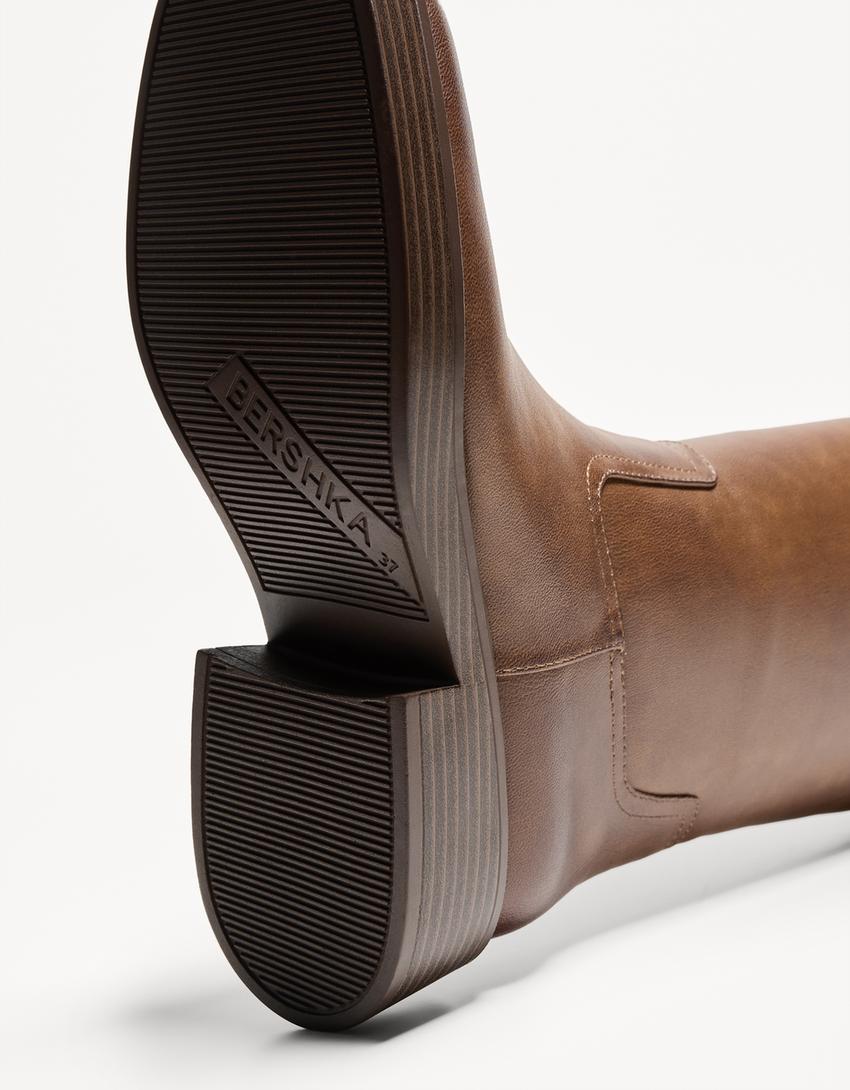Bottes plates à tige haute-Marron